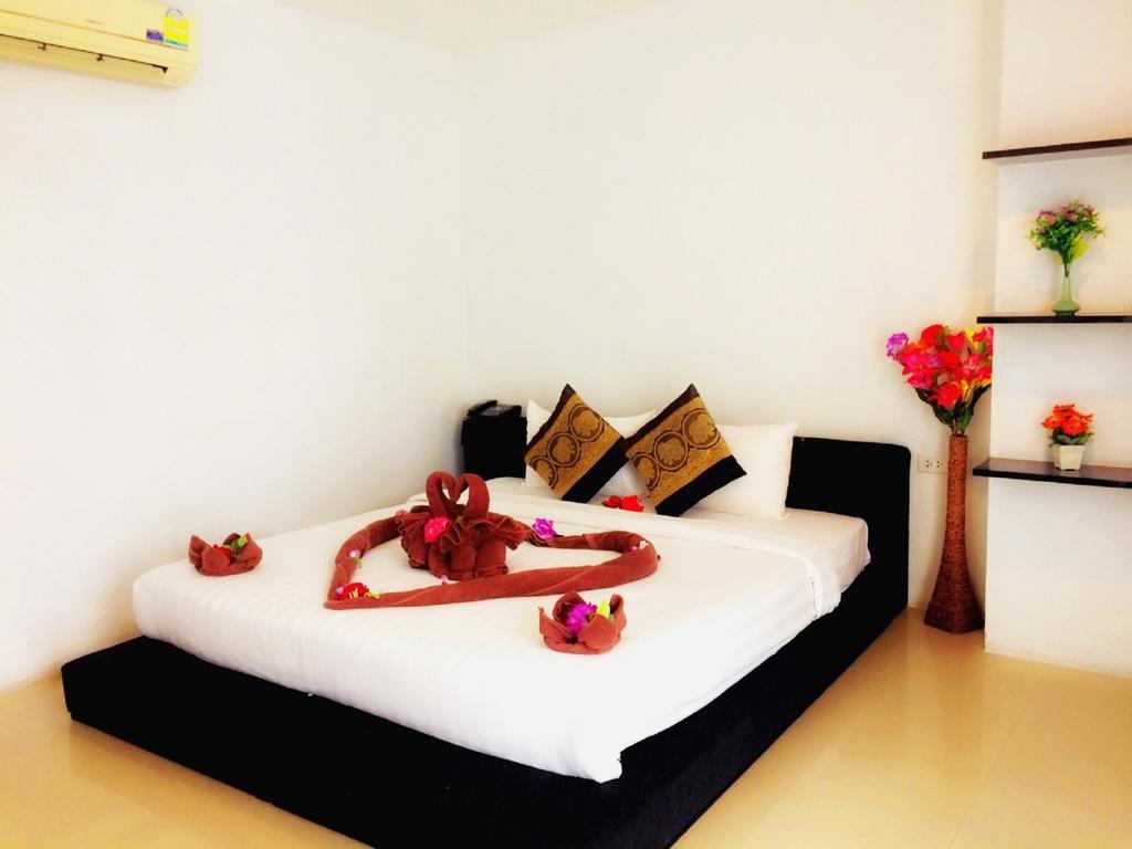Lars-Lita Residence Patong Экстерьер фото