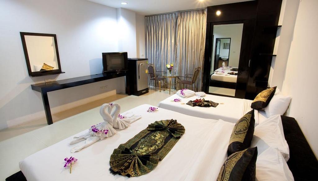 Lars-Lita Residence Patong Экстерьер фото