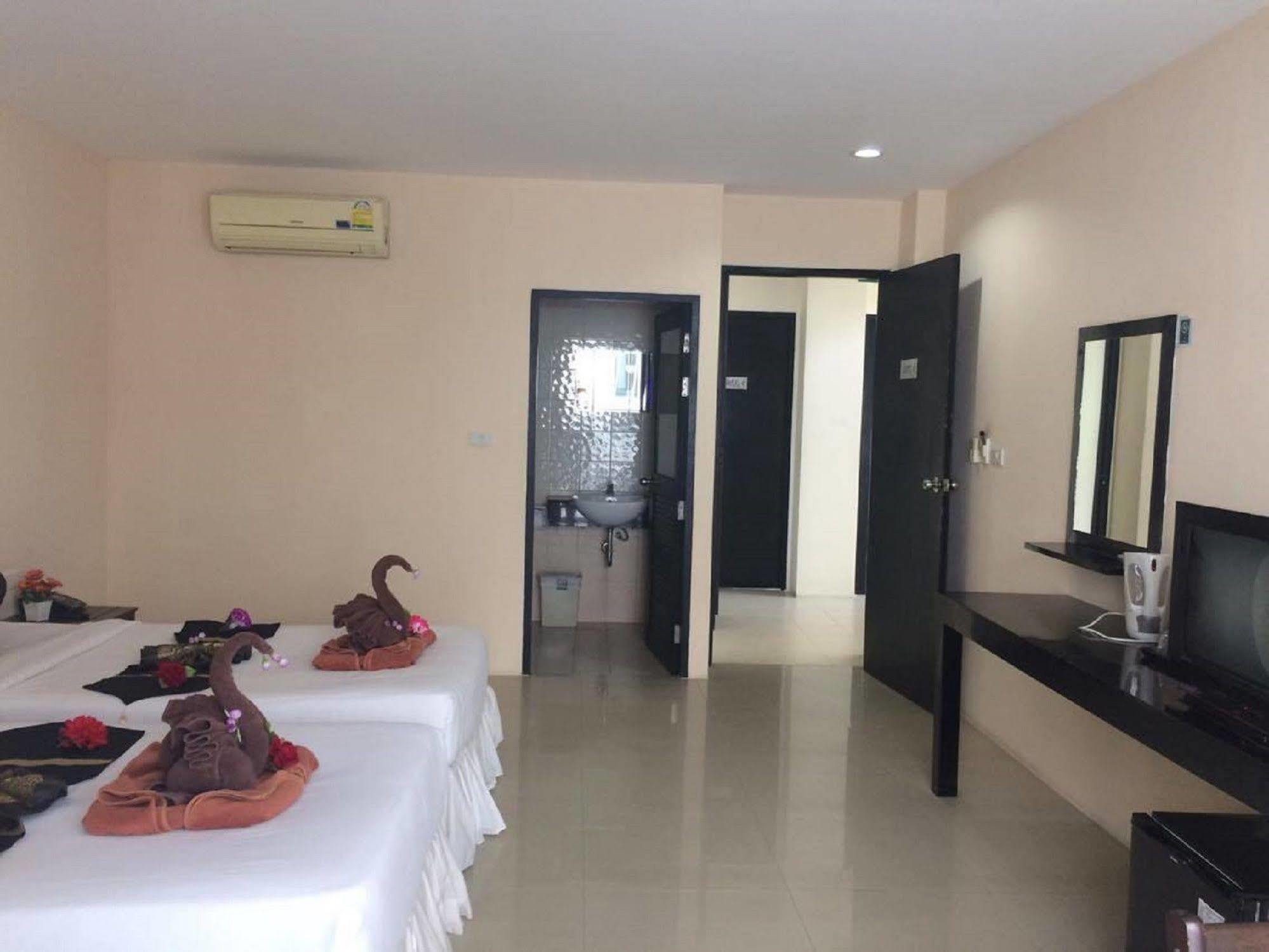 Lars-Lita Residence Patong Экстерьер фото