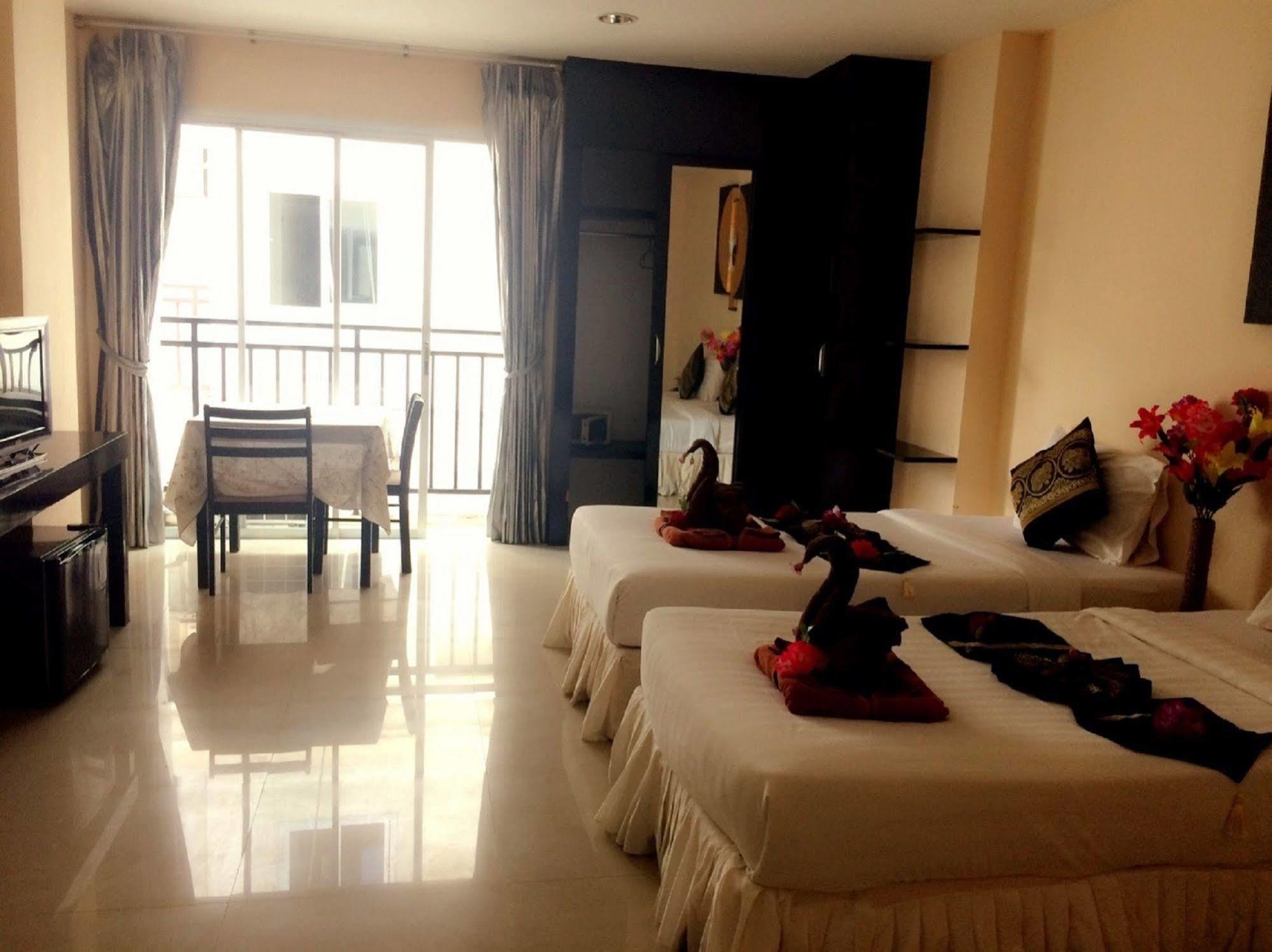 Lars-Lita Residence Patong Экстерьер фото