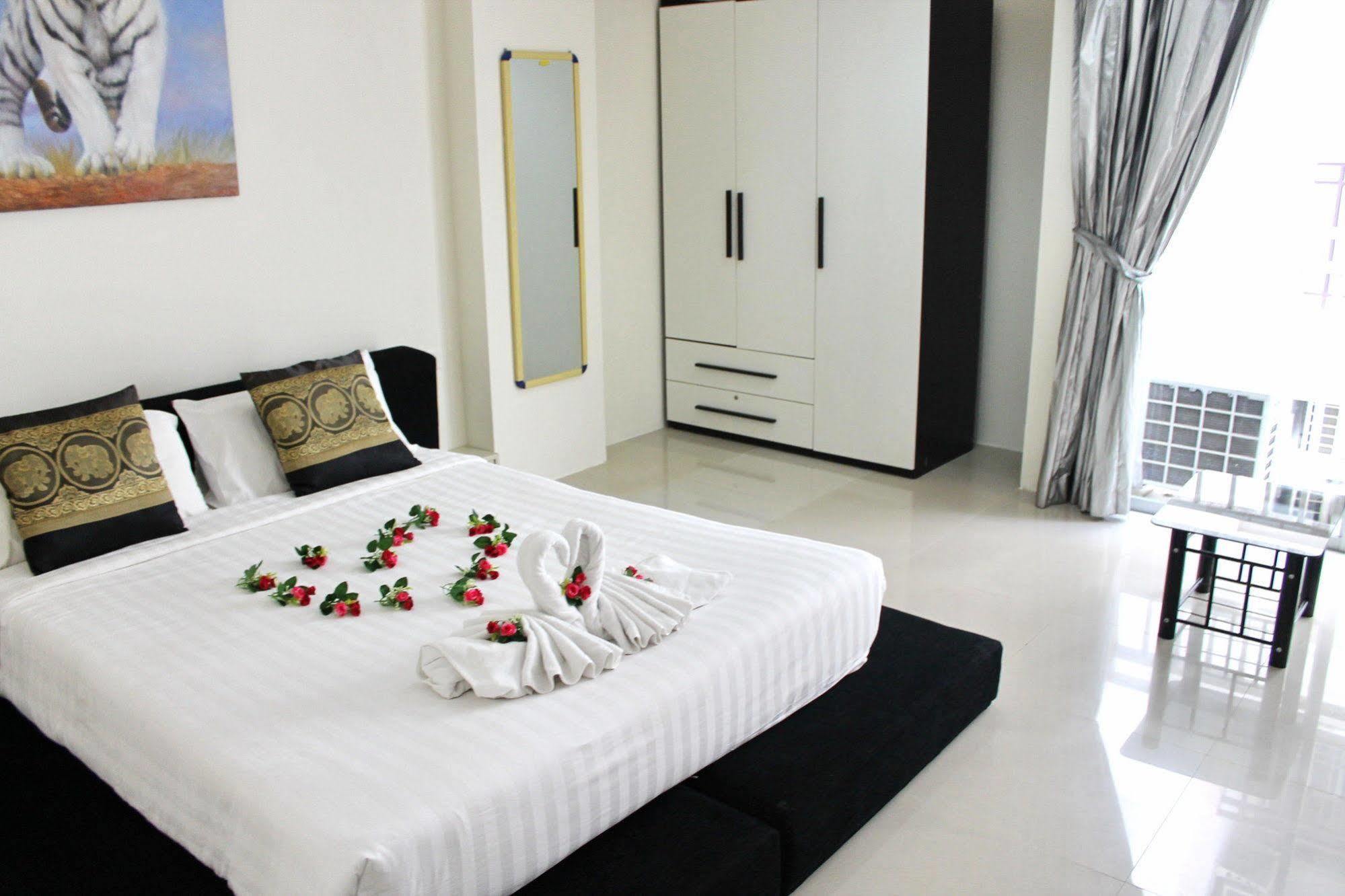 Lars-Lita Residence Patong Экстерьер фото